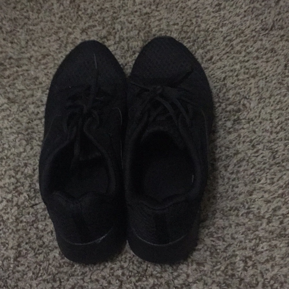 Black men sneakers